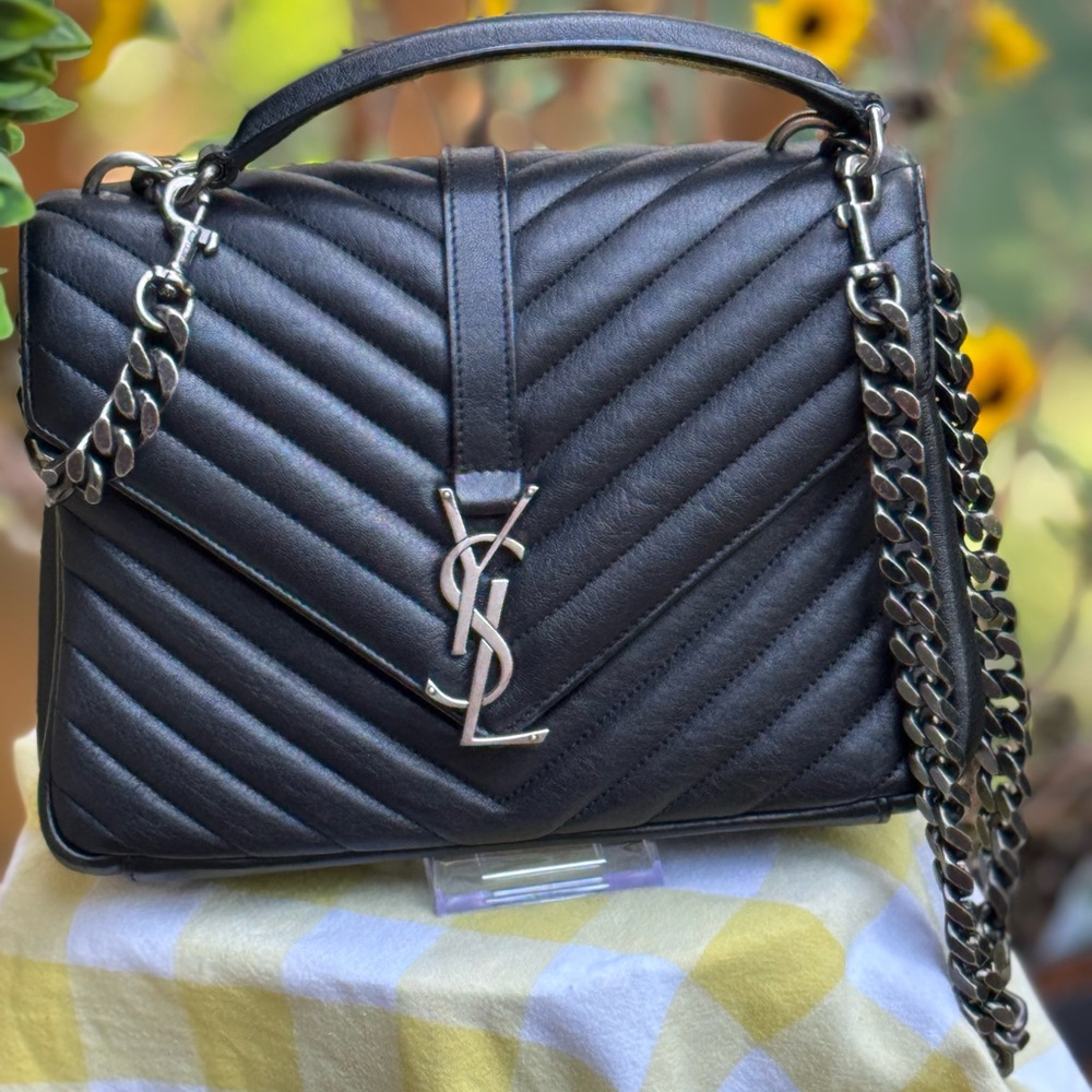 Saint Laurent College Medium Bag in Black Chevron Leather